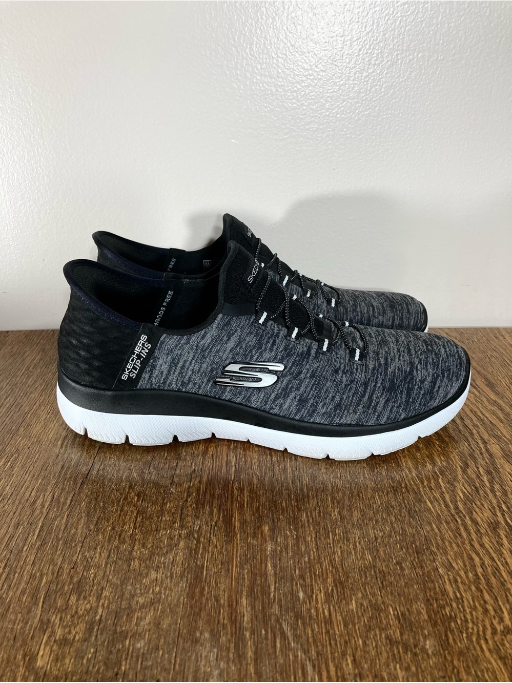 Skechers Slip-Ins Summits Sneaker Women’s Size 8.5 Black/Heather/White